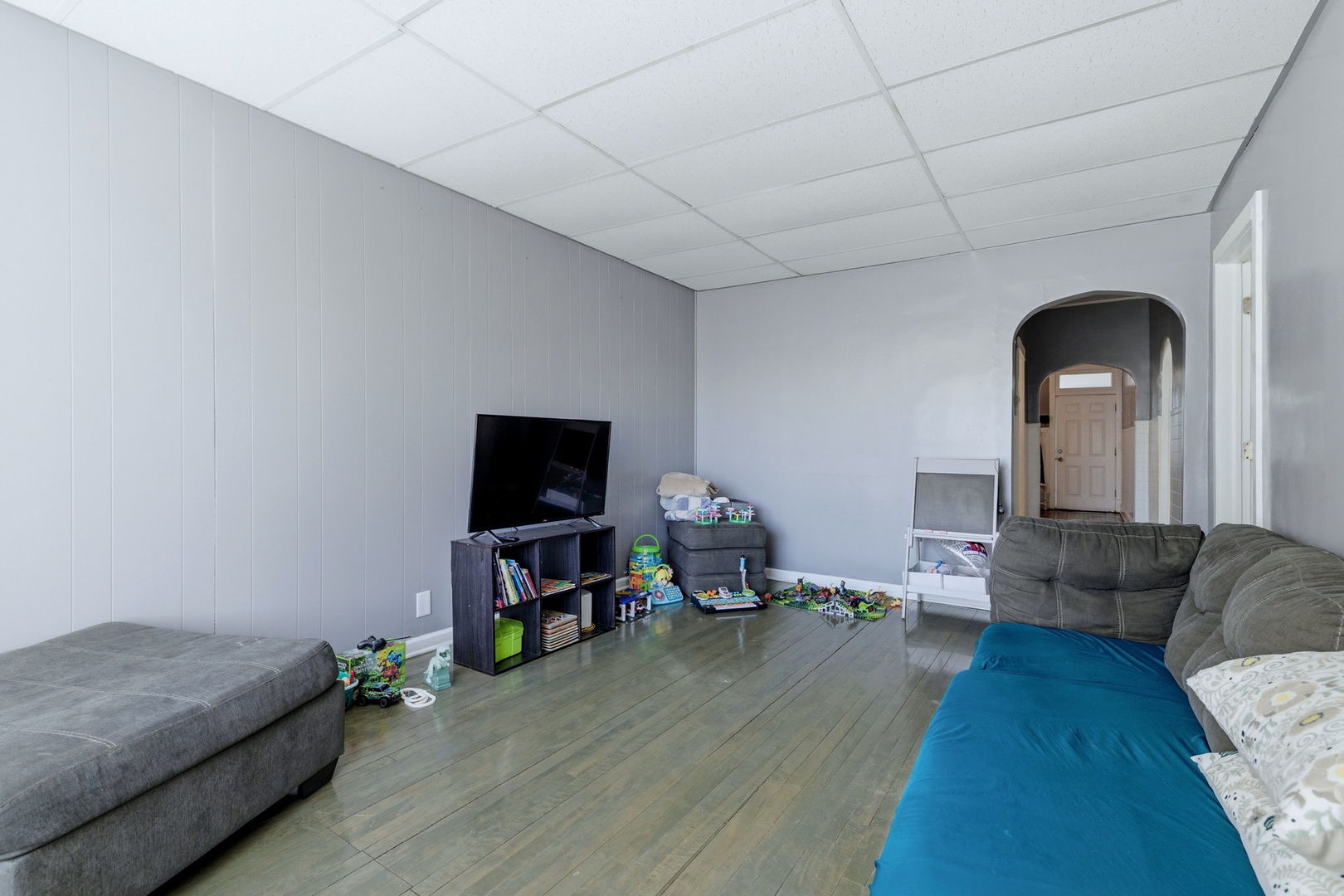 8412 S Manistee Avenue, Chicago, IL 60617