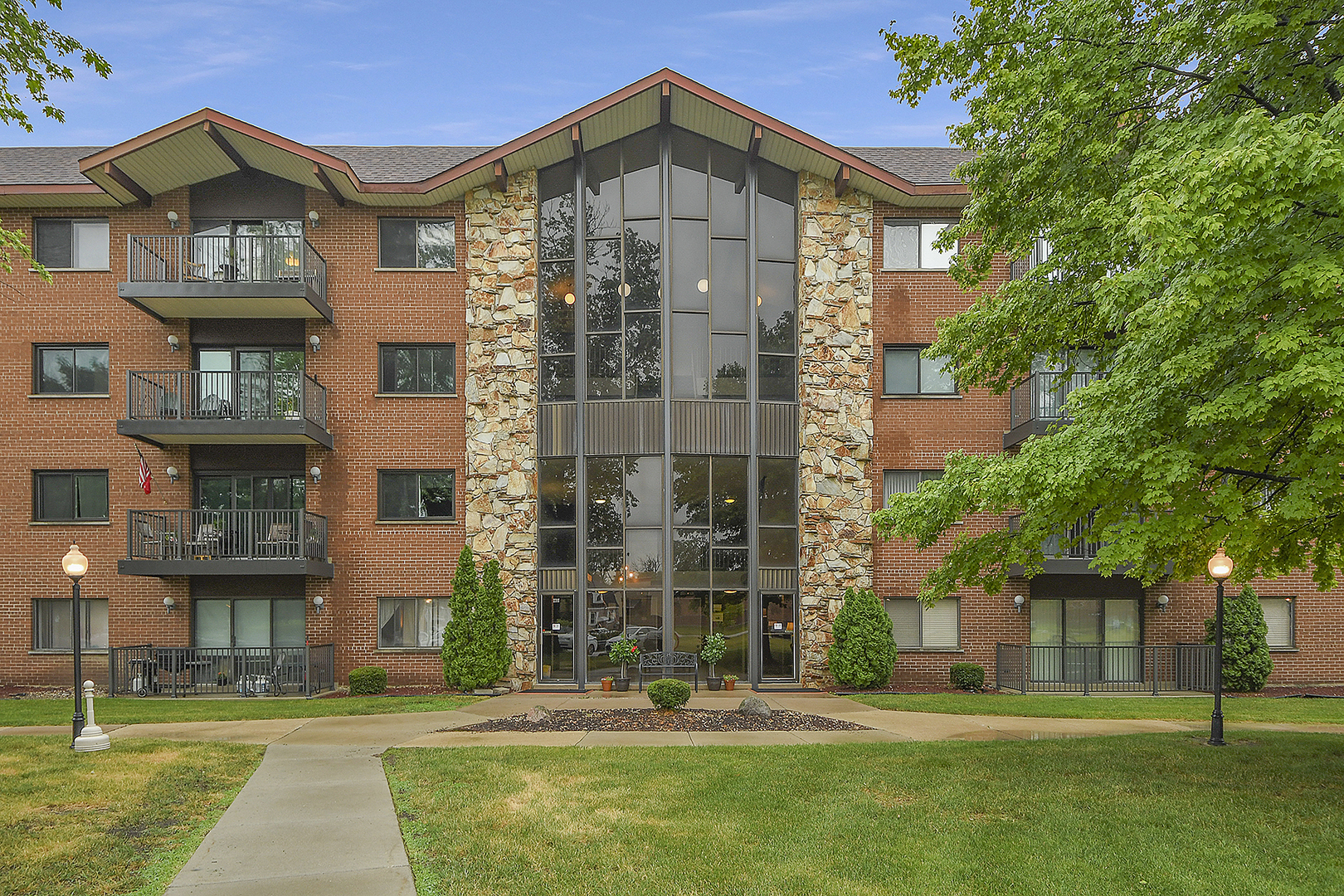 2301 183rd Street #401, Homewood, IL 60430