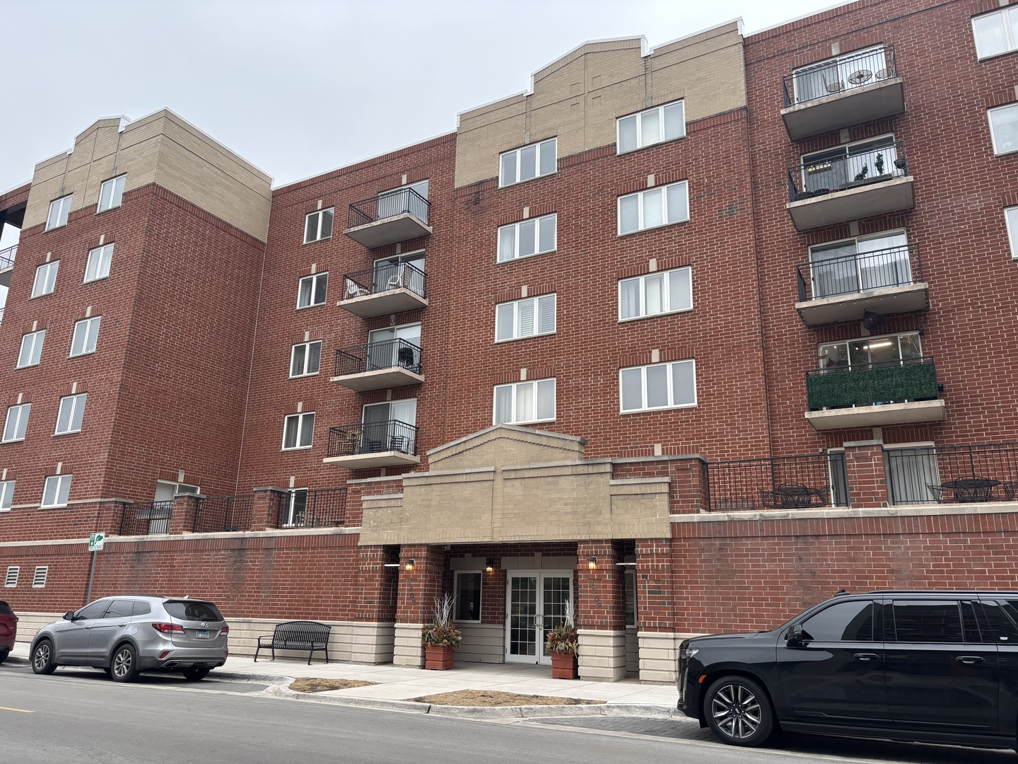 3303 Grove Avenue #310, Berwyn, IL 60402