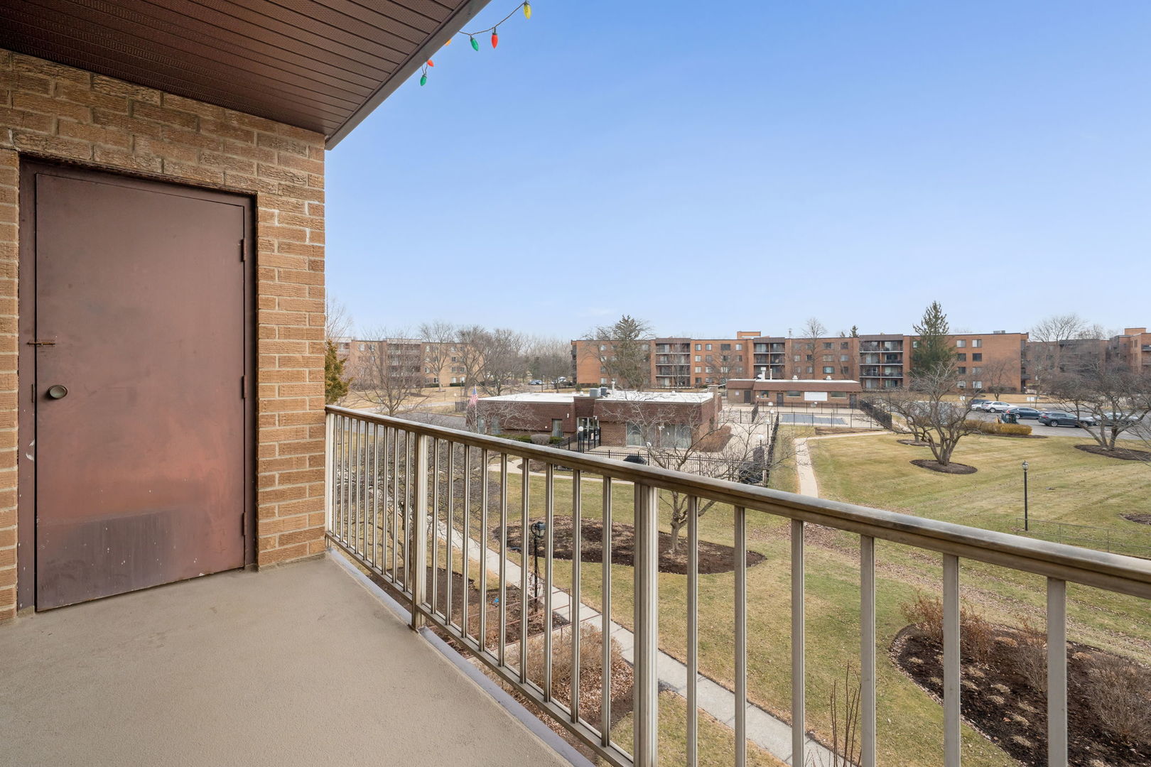 909 E Kenilworth Avenue #321, Palatine, IL 60074