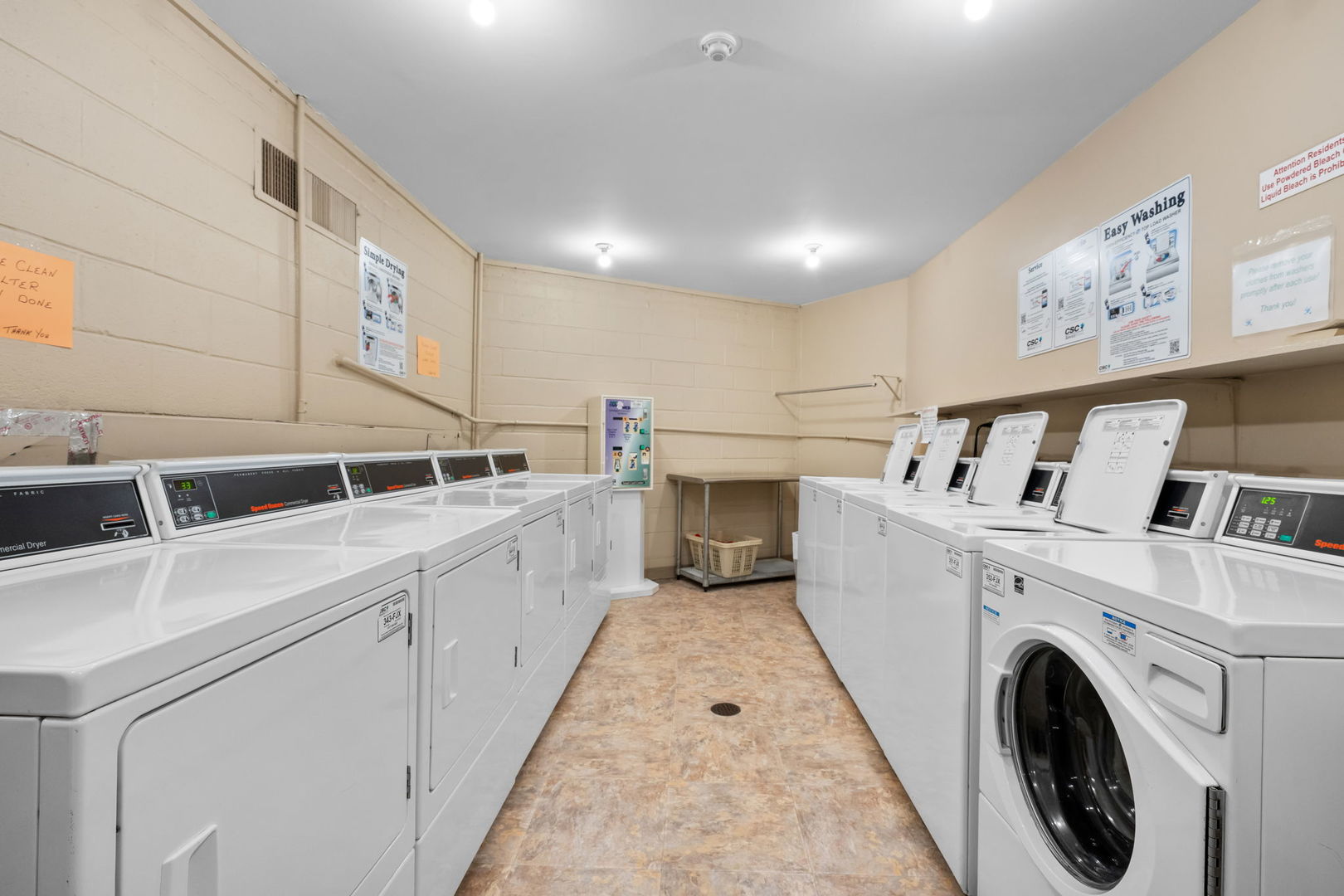 909 E Kenilworth Avenue #321, Palatine, IL 60074