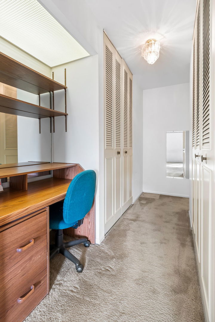 909 E Kenilworth Avenue #321, Palatine, IL 60074