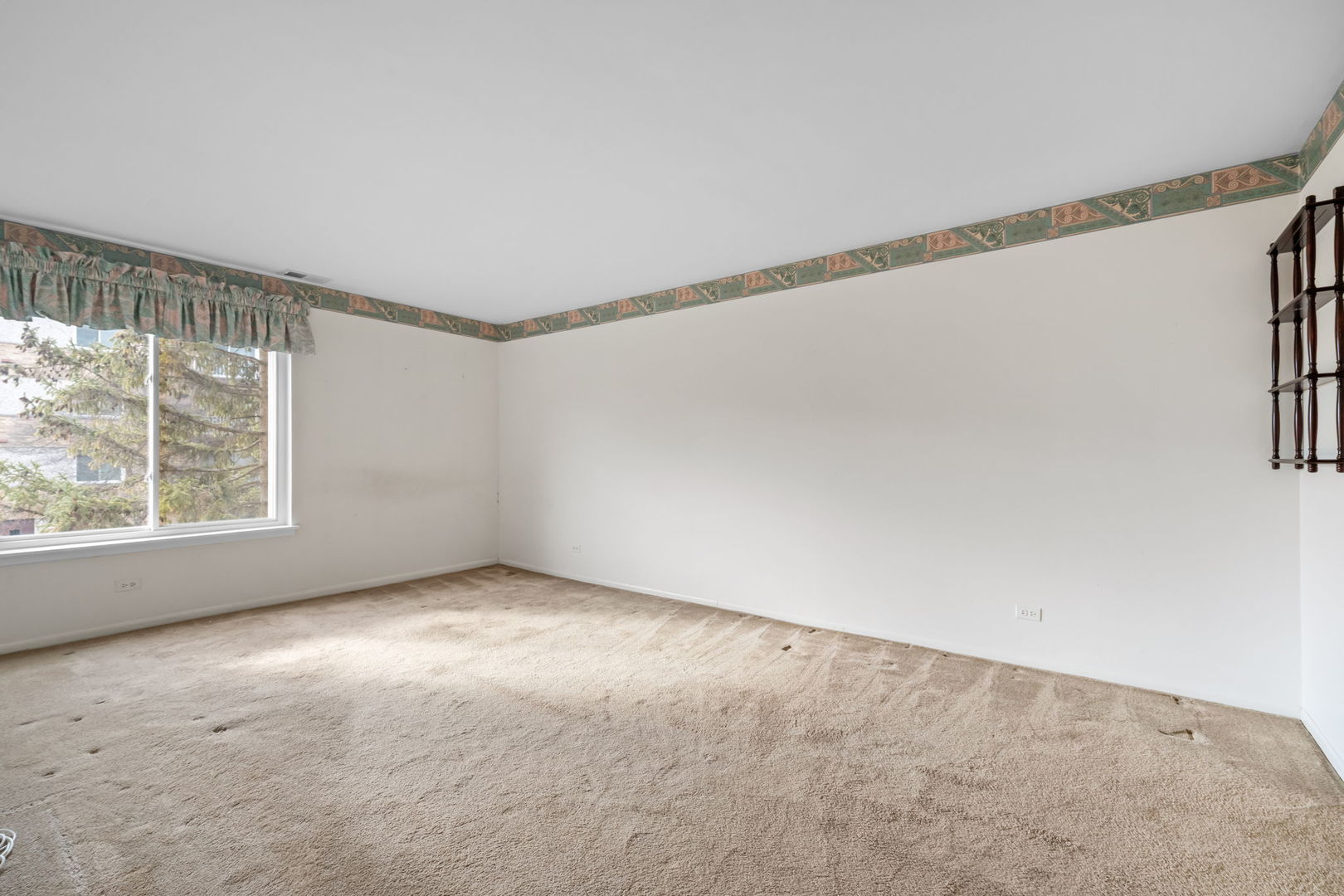 909 E Kenilworth Avenue #321, Palatine, IL 60074