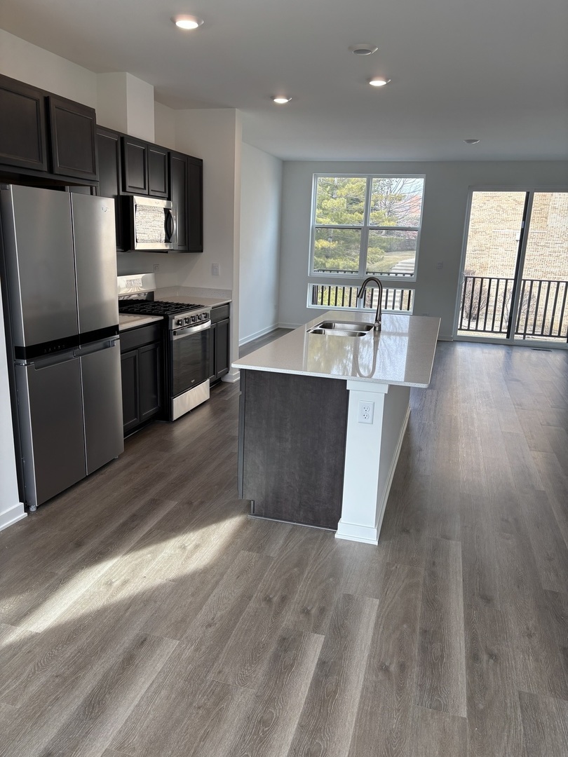 369 Summit Circle, Lombard, IL 60148