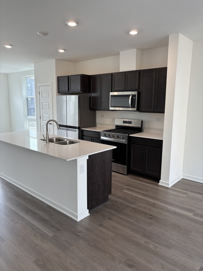 369 Summit Circle, Lombard, IL 60148