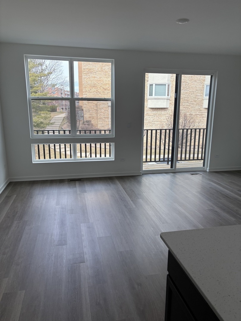 369 Summit Circle, Lombard, IL 60148