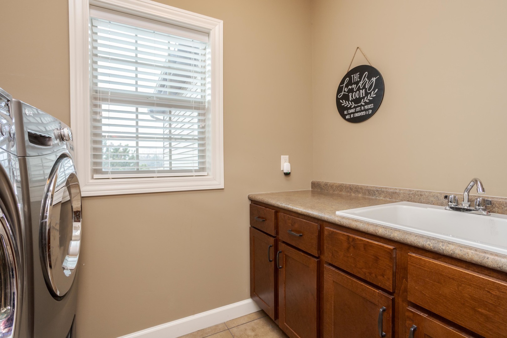 2110 Sinclair Court, Bloomington, IL 61704