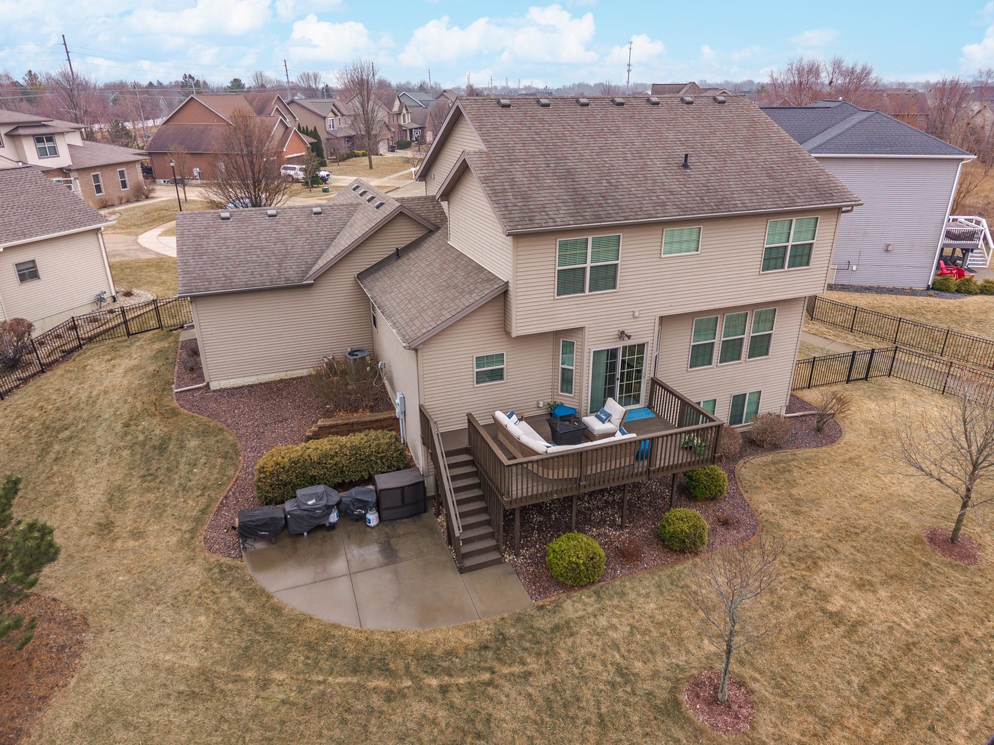 2110 Sinclair Court, Bloomington, IL 61704