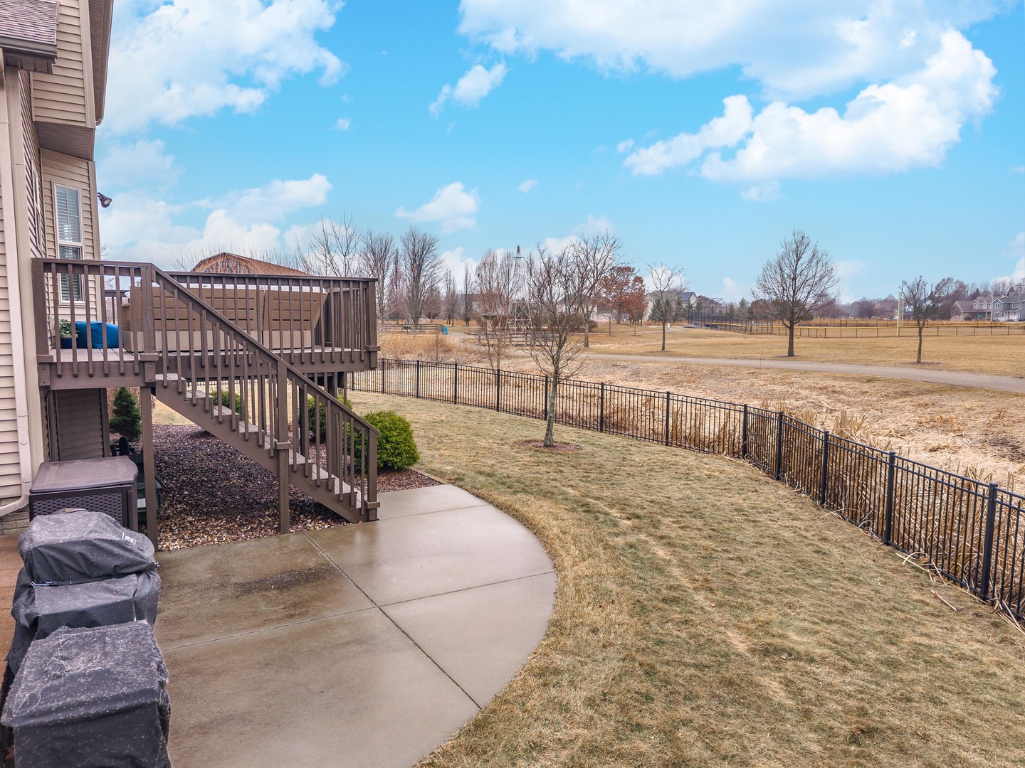 2110 Sinclair Court, Bloomington, IL 61704