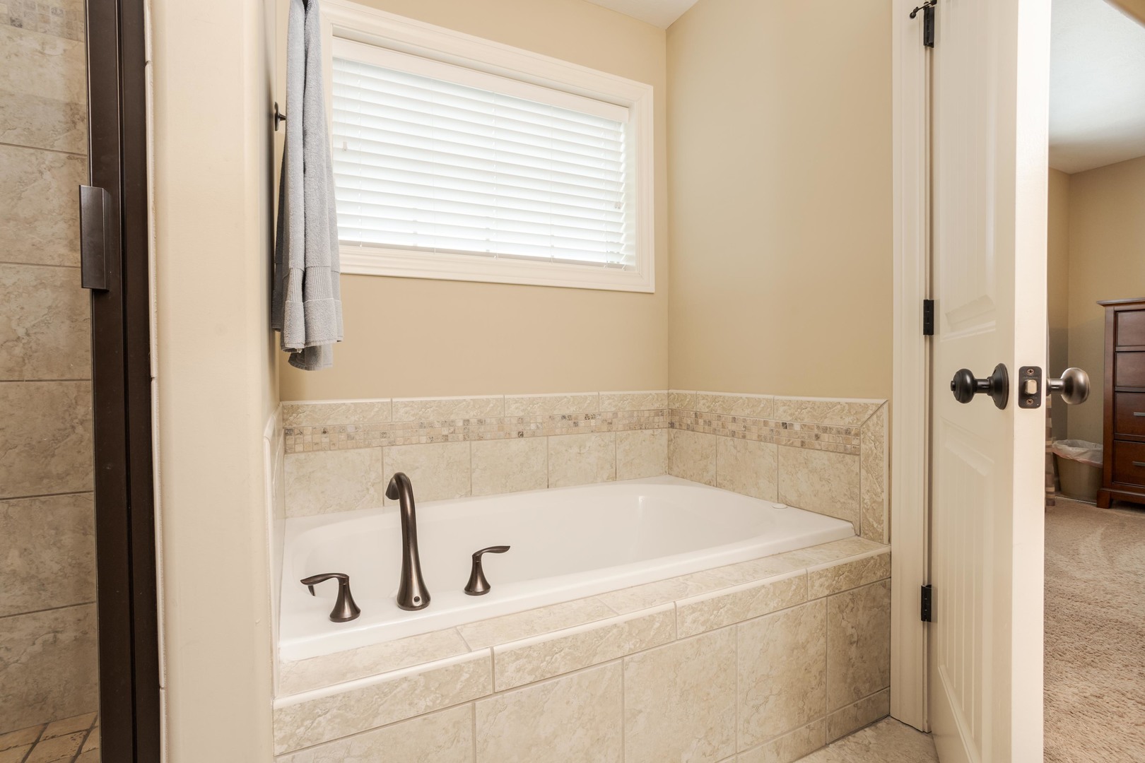 2110 Sinclair Court, Bloomington, IL 61704