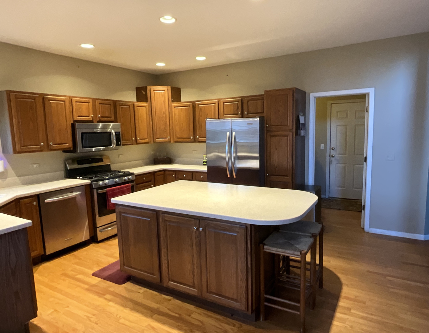 575 Capital Lane, Gurnee, IL 60031