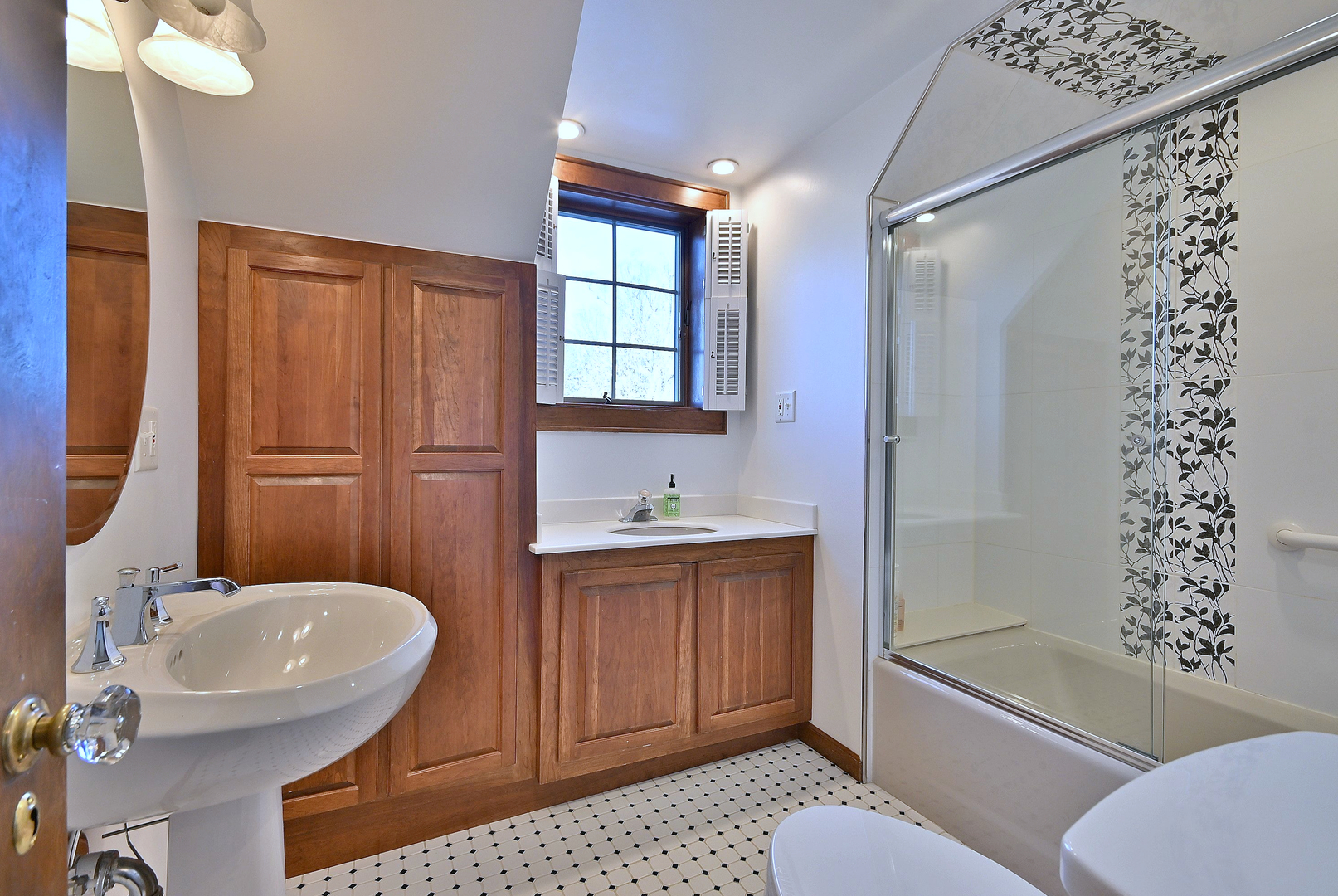 179 S Lawndale Avenue, Elmhurst, IL 60126