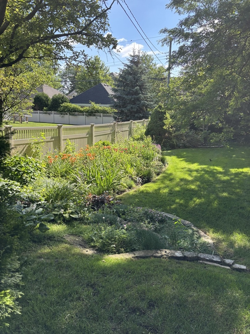 179 S Lawndale Avenue, Elmhurst, IL 60126