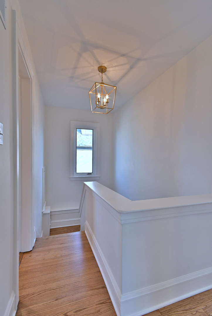 179 S Lawndale Avenue, Elmhurst, IL 60126