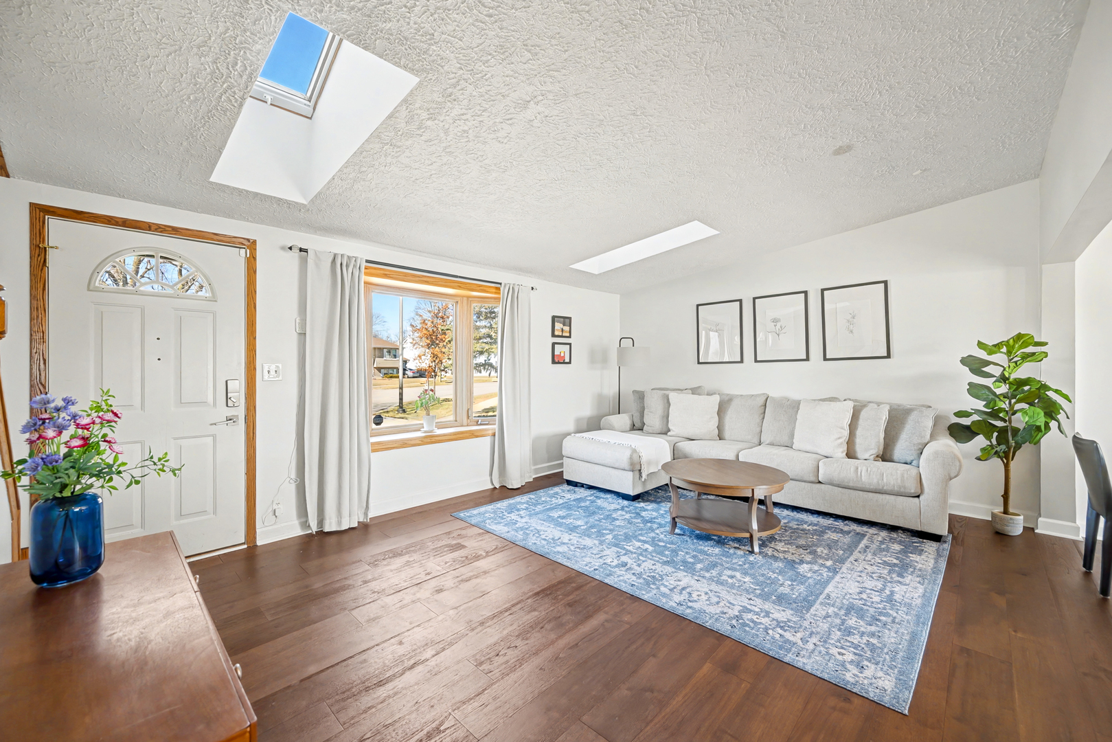 123 Heather Lane, Streamwood, IL 60107