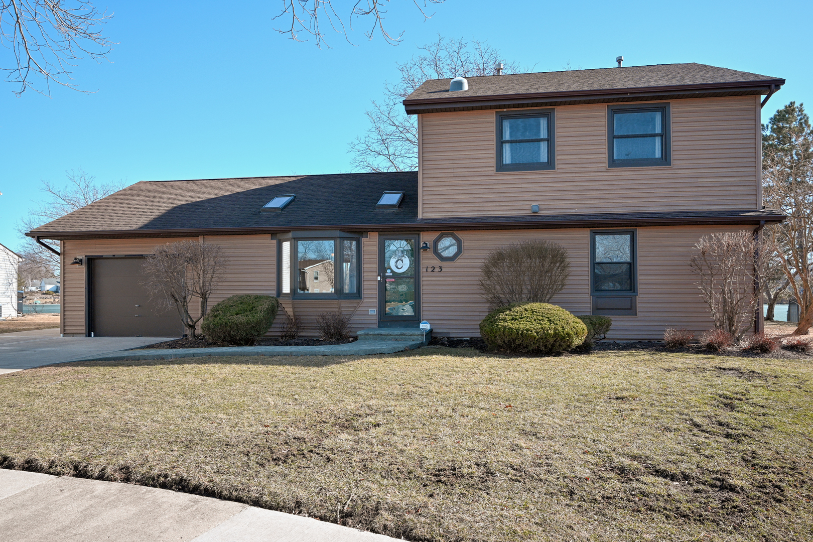 123 Heather Lane, Streamwood, IL 60107