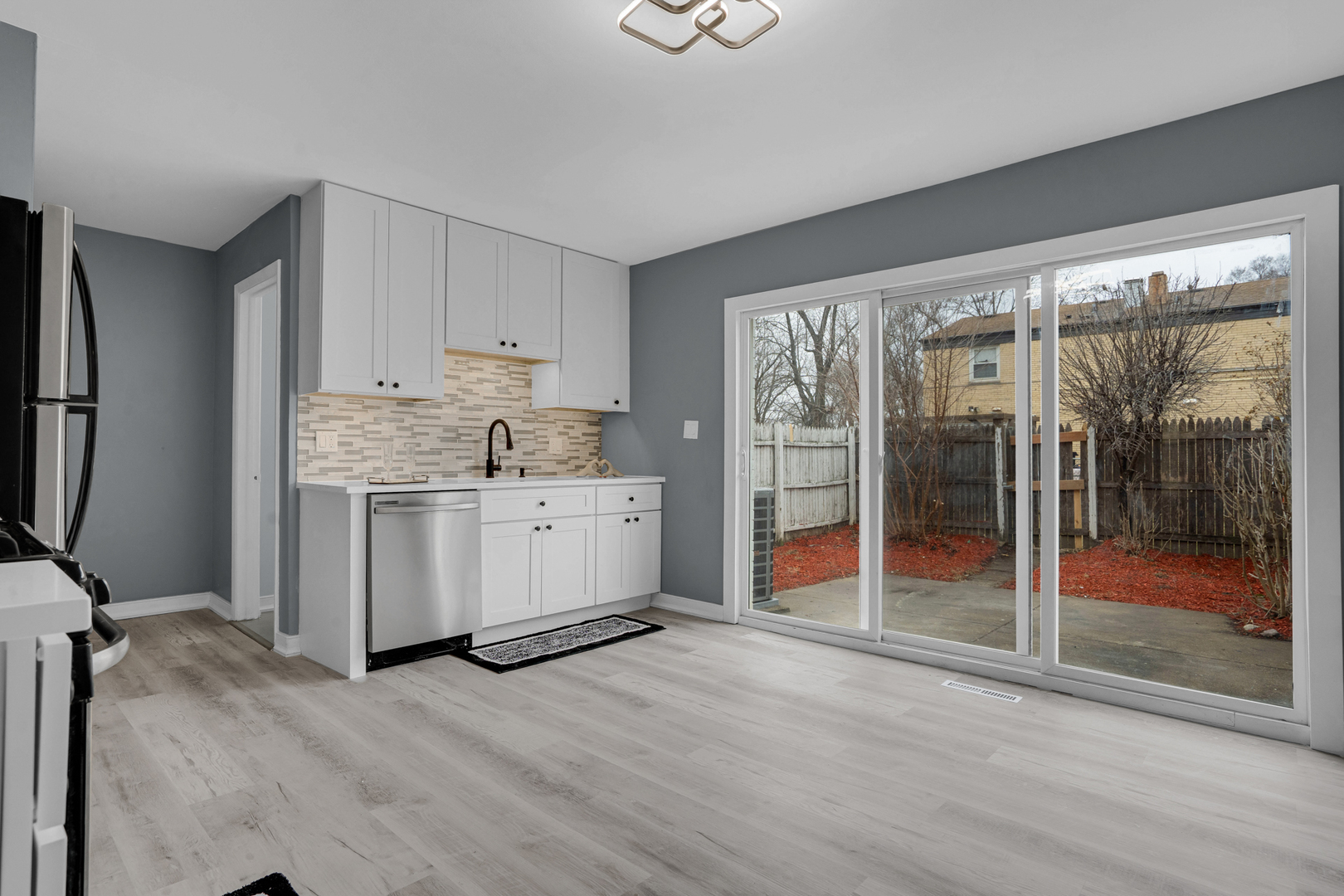 842 Colonial Drive #B, Wheeling, IL 60090