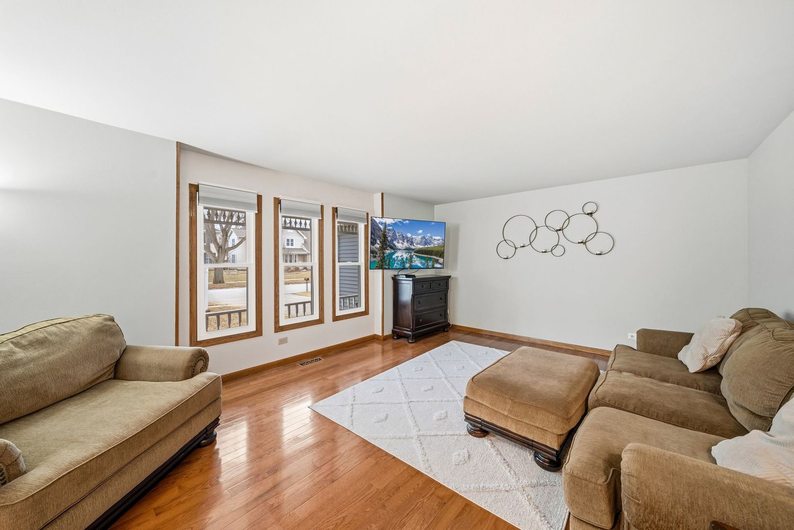 2110 Aspen Drive, Algonquin, IL 60102