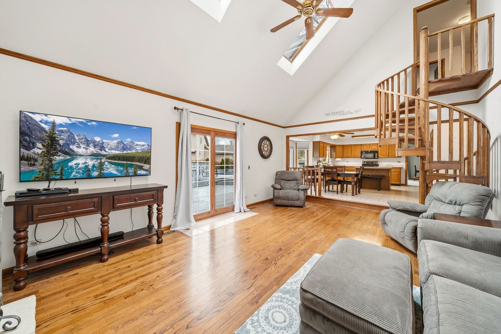 2110 Aspen Drive, Algonquin, IL 60102