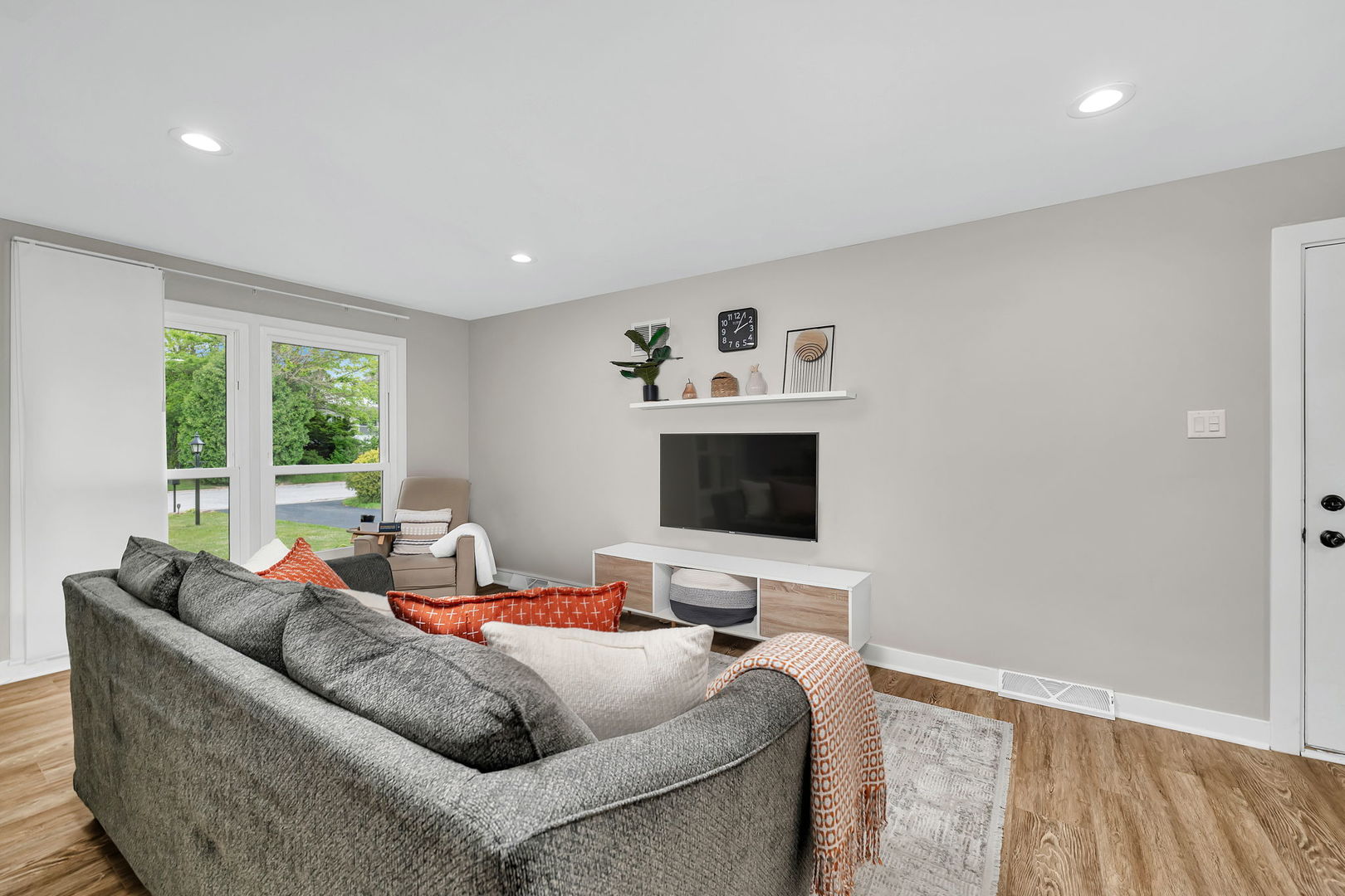 2533 Hickory Road, Homewood, IL 60430