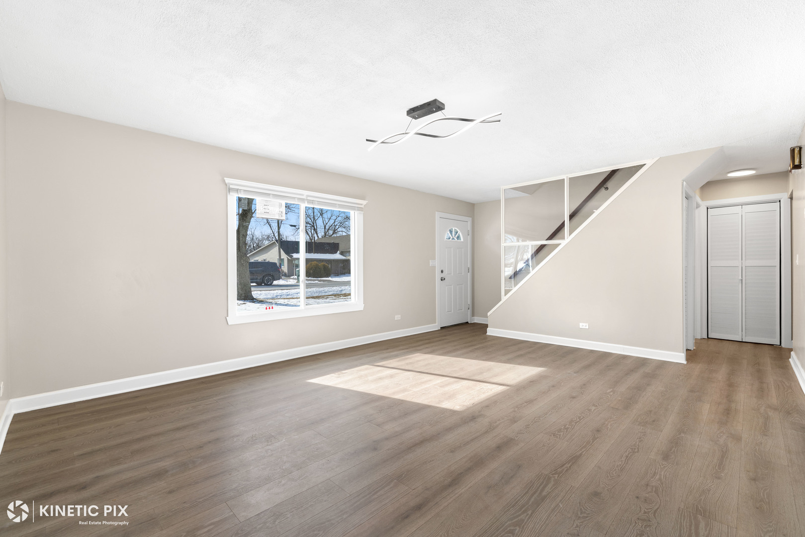 1412 W Broadview Avenue, Crete, IL 60417