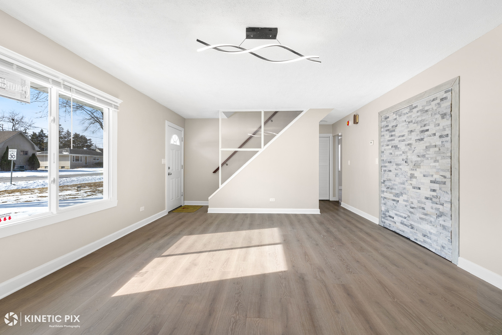 1412 W Broadview Avenue, Crete, IL 60417