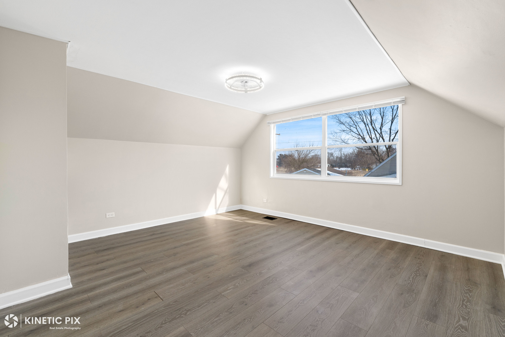 1412 W Broadview Avenue, Crete, IL 60417