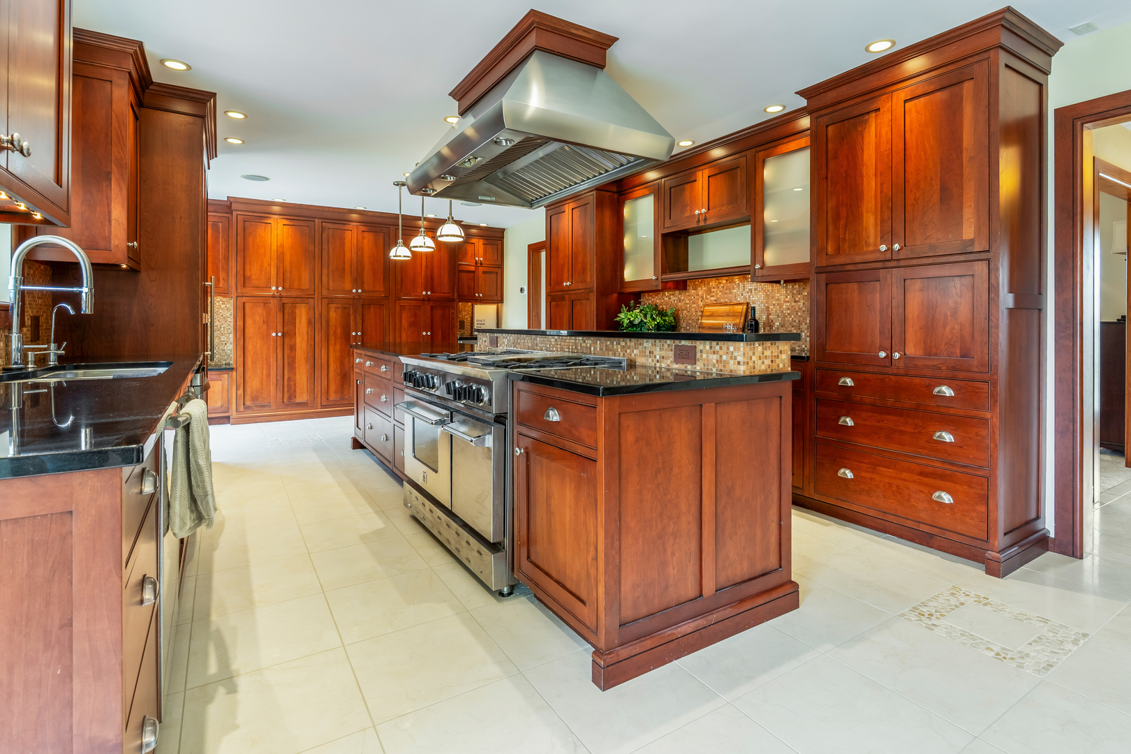 15878 Old Orchard Road, Bloomington, IL 61705