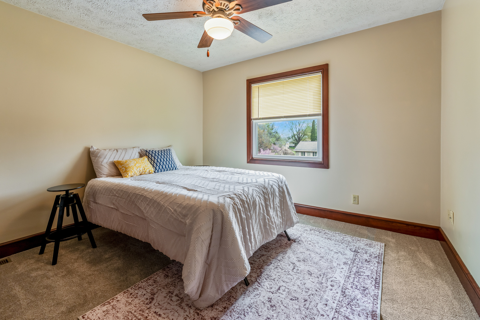 15878 Old Orchard Road, Bloomington, IL 61705