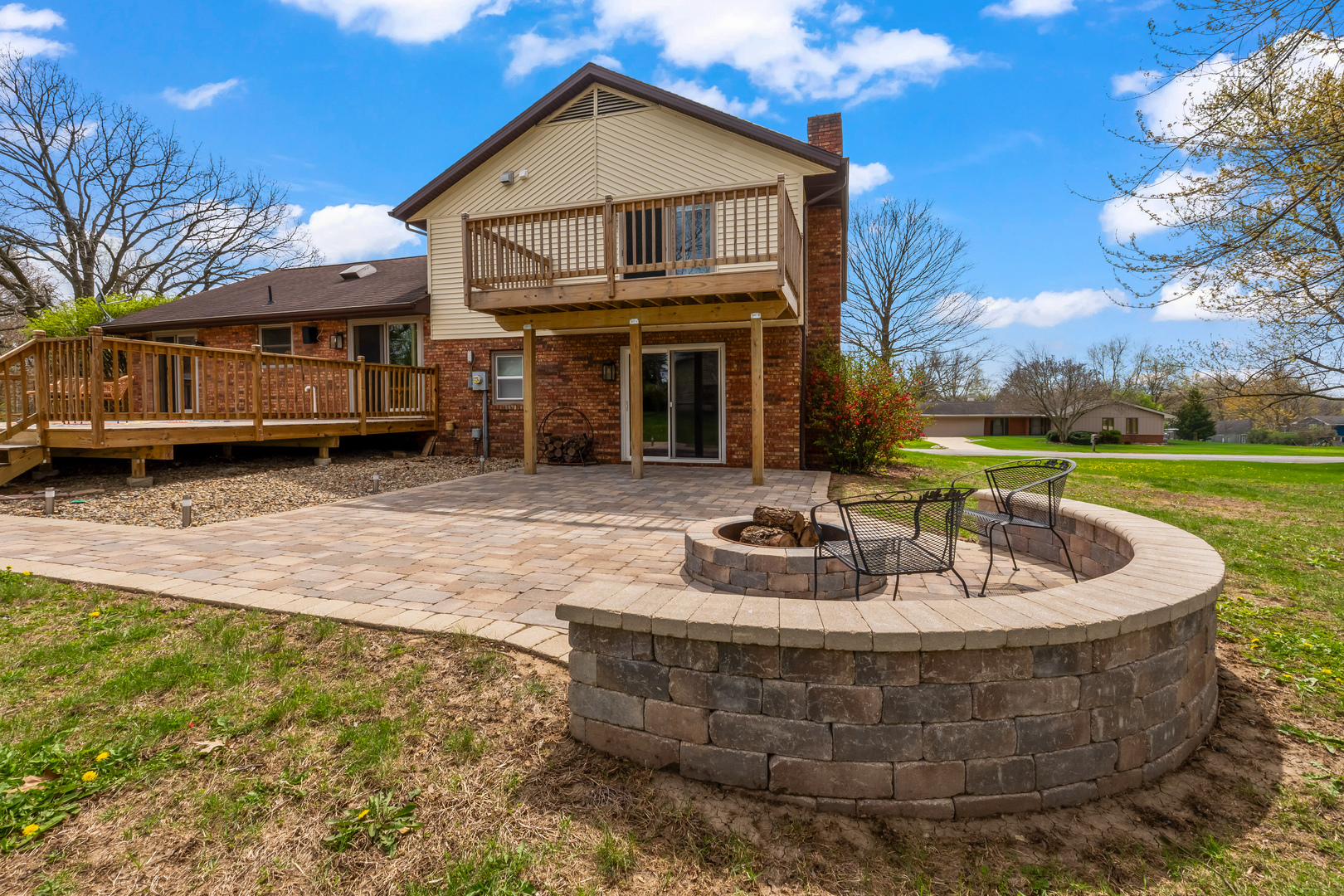 15878 Old Orchard Road, Bloomington, IL 61705