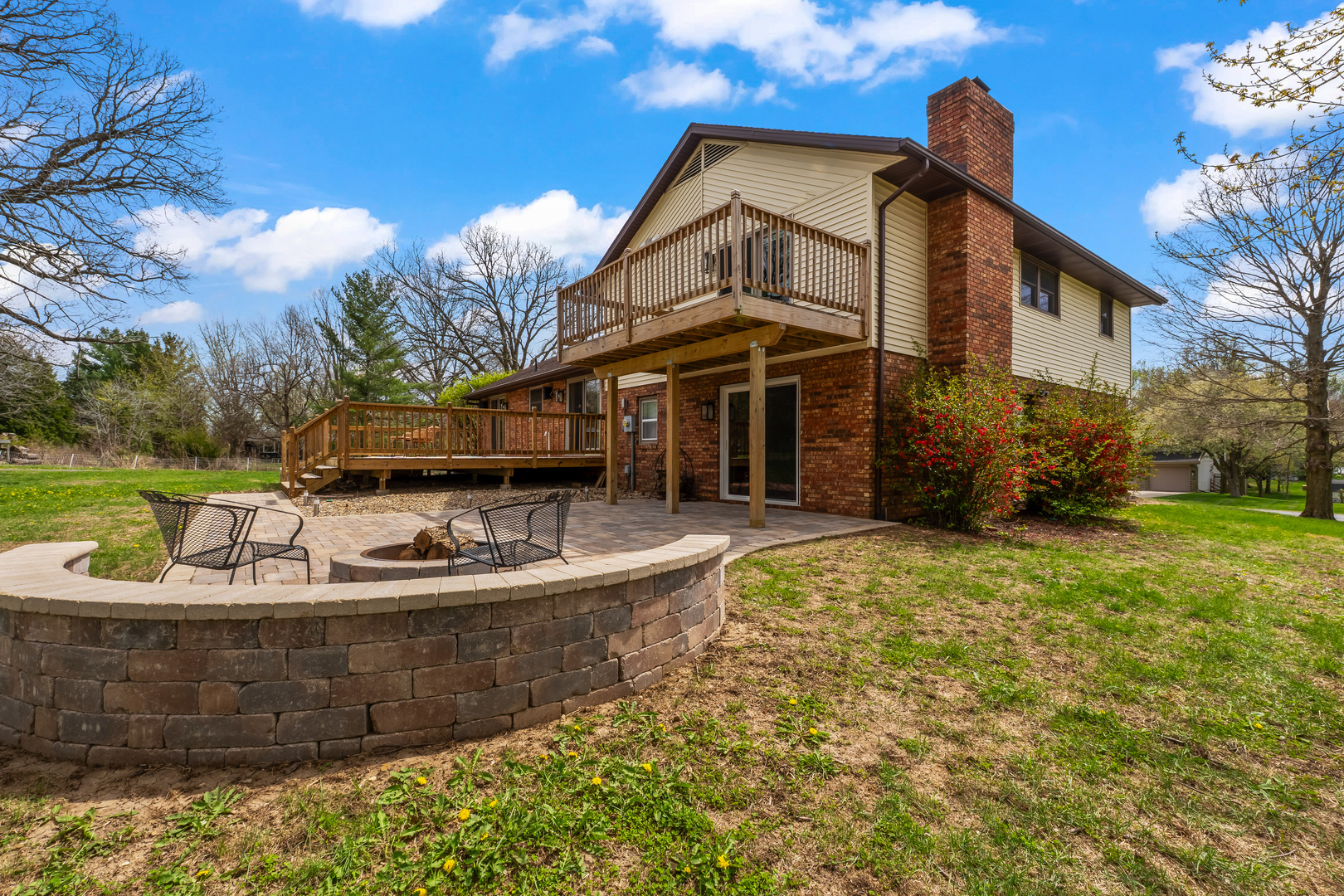 15878 Old Orchard Road, Bloomington, IL 61705