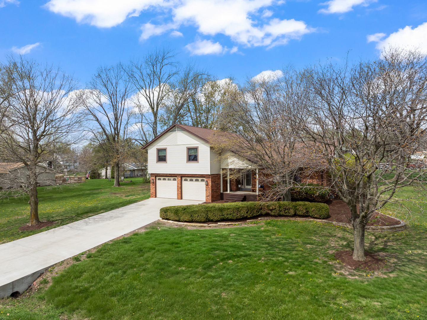 15878 Old Orchard Road, Bloomington, IL 61705