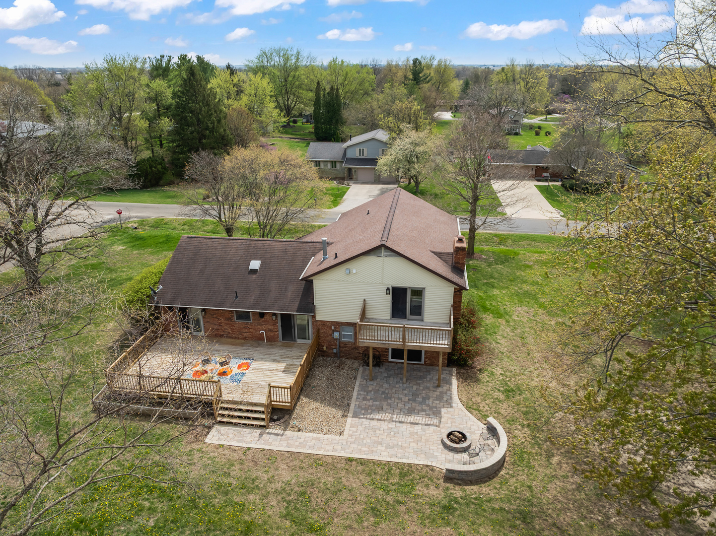 15878 Old Orchard Road, Bloomington, IL 61705