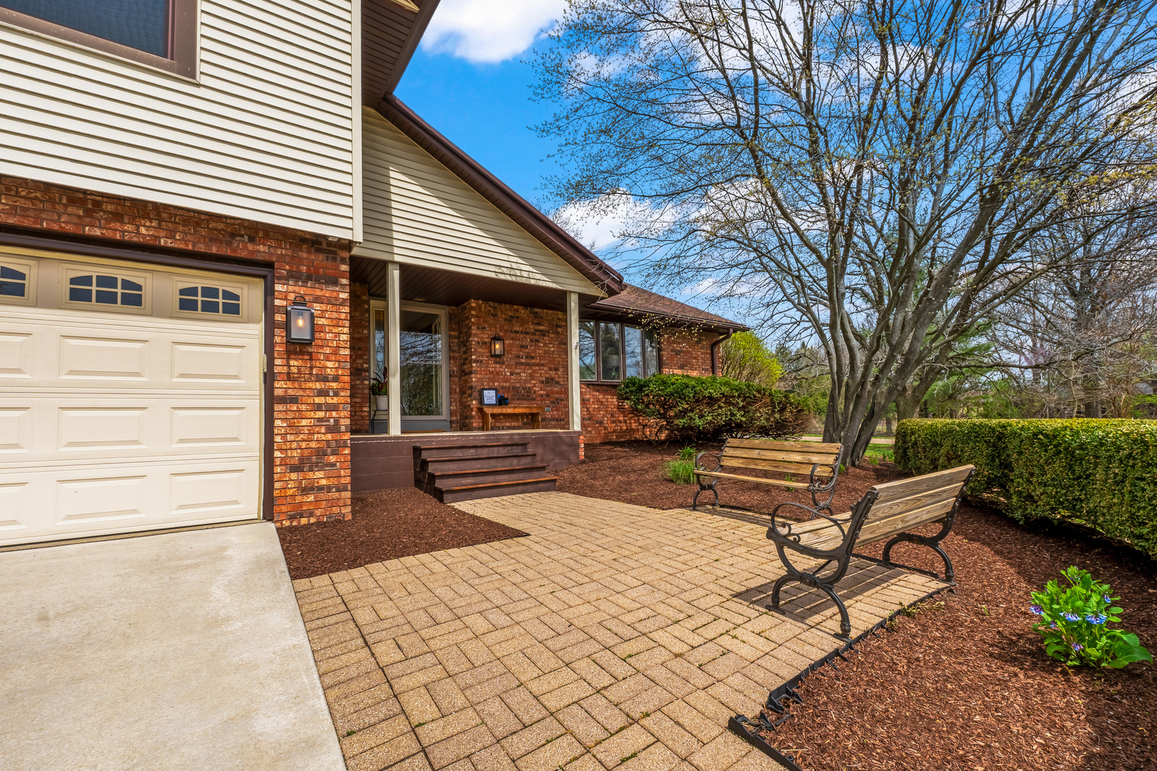 15878 Old Orchard Road, Bloomington, IL 61705