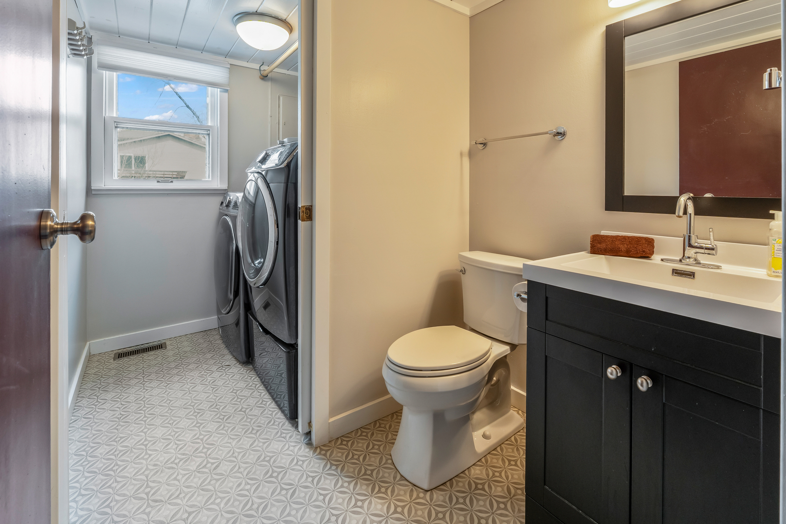 15878 Old Orchard Road, Bloomington, IL 61705