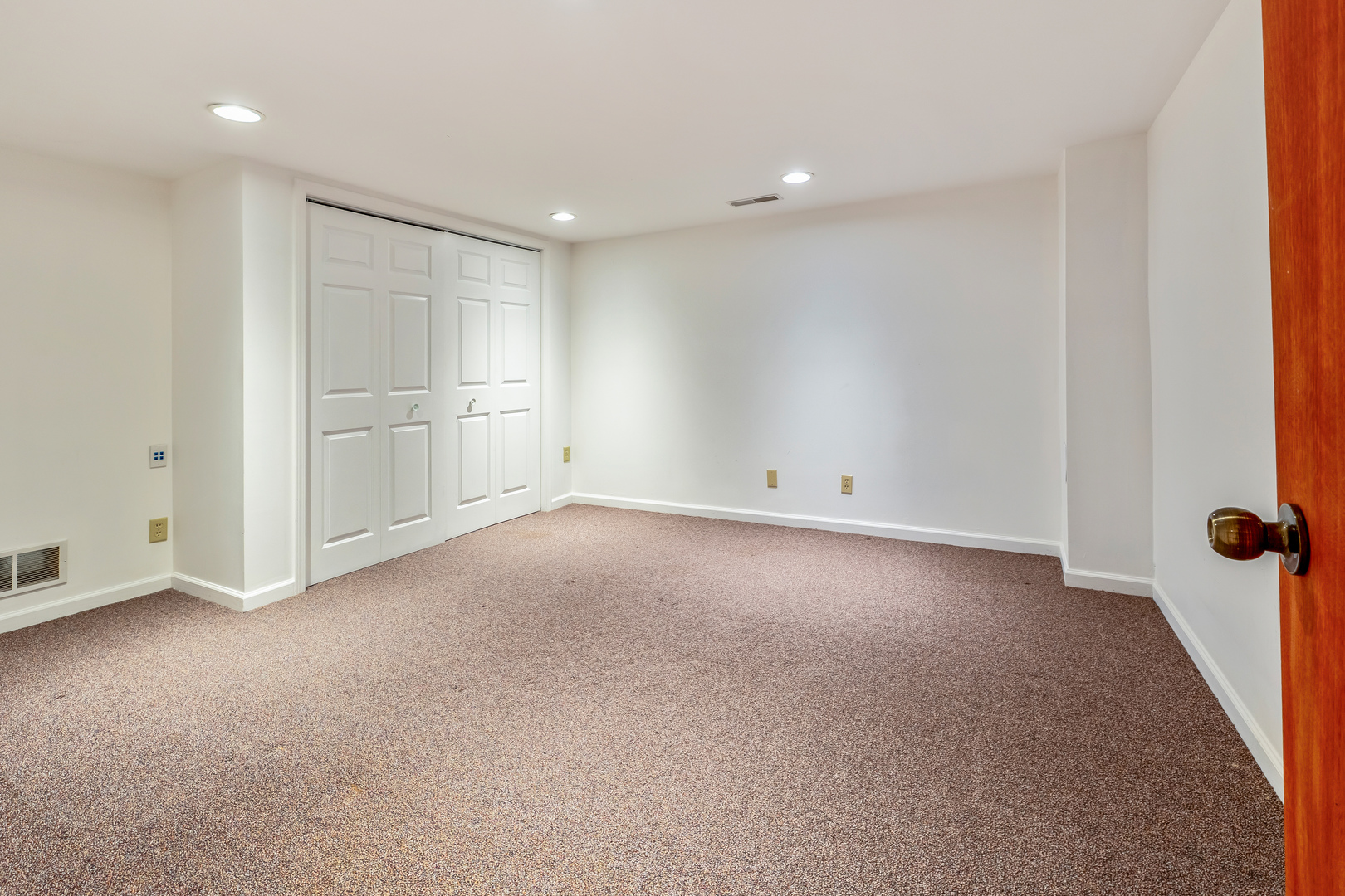 15878 Old Orchard Road, Bloomington, IL 61705