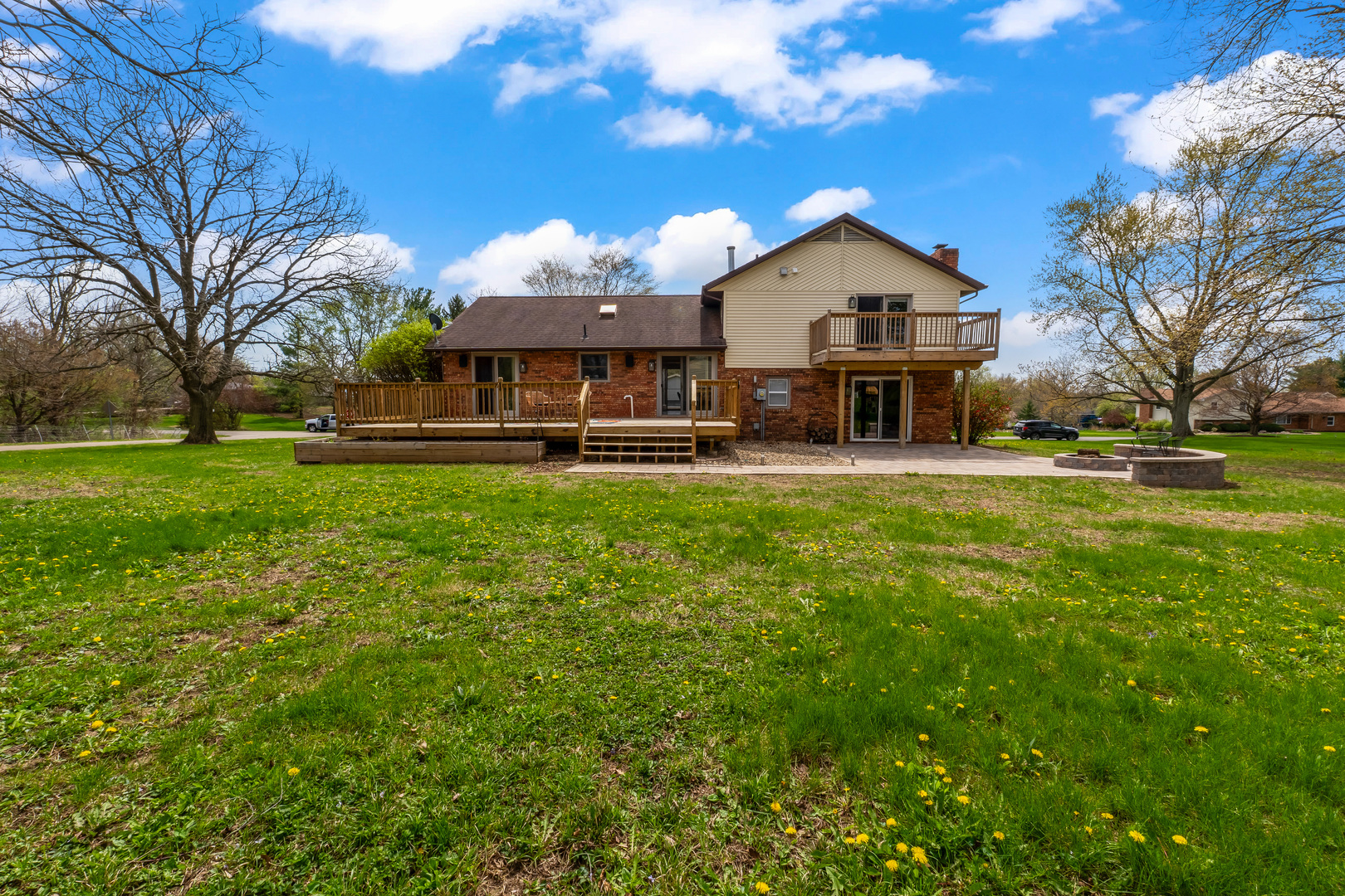 15878 Old Orchard Road, Bloomington, IL 61705