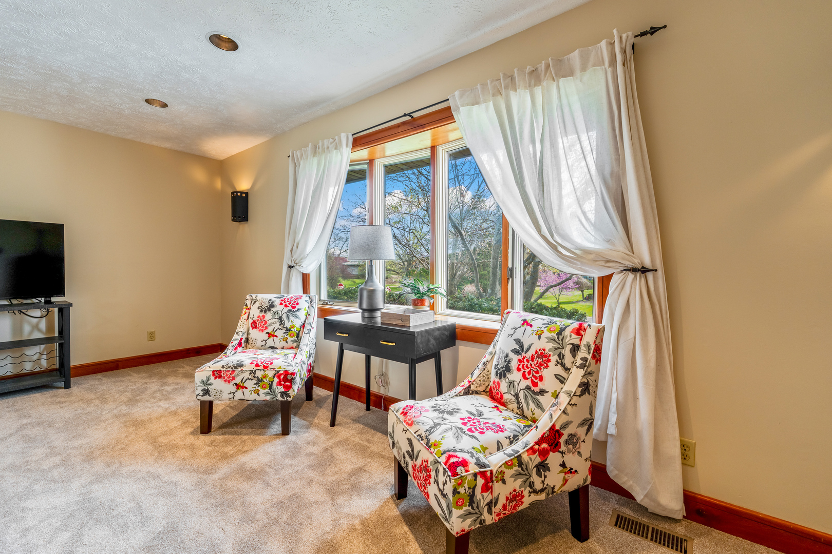 15878 Old Orchard Road, Bloomington, IL 61705