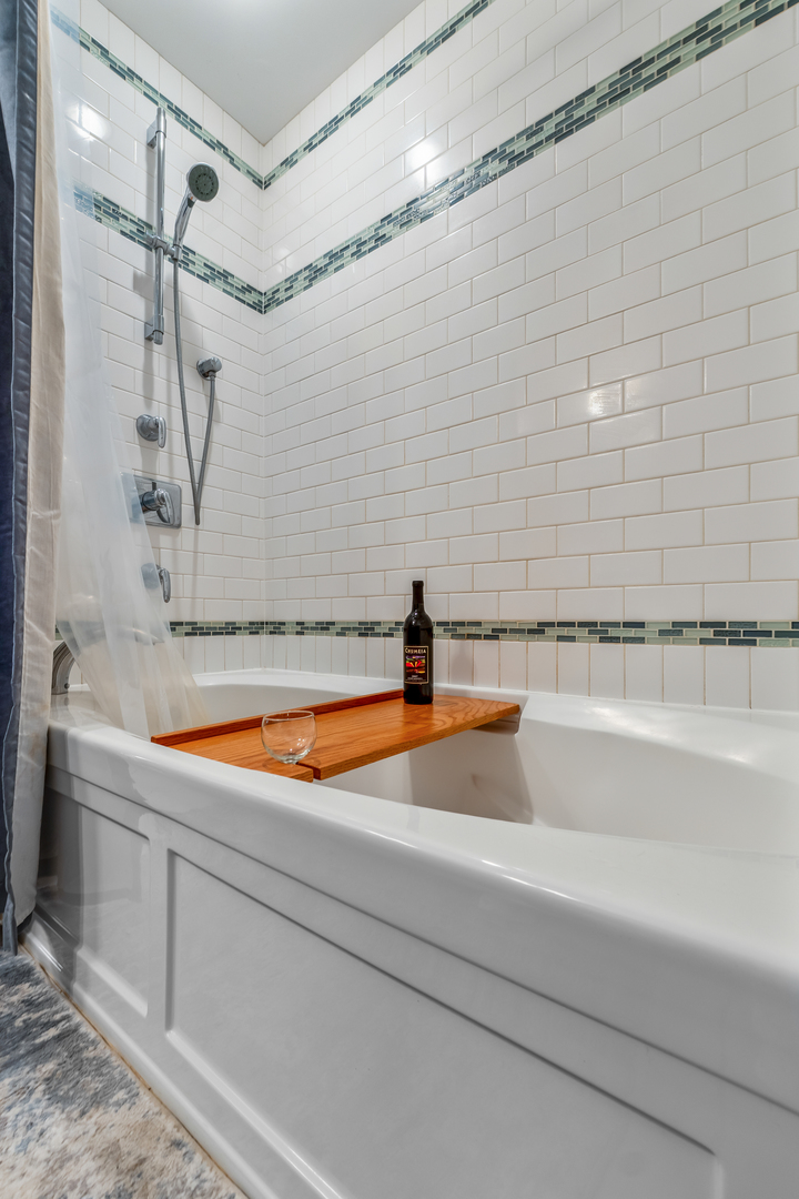 15878 Old Orchard Road, Bloomington, IL 61705