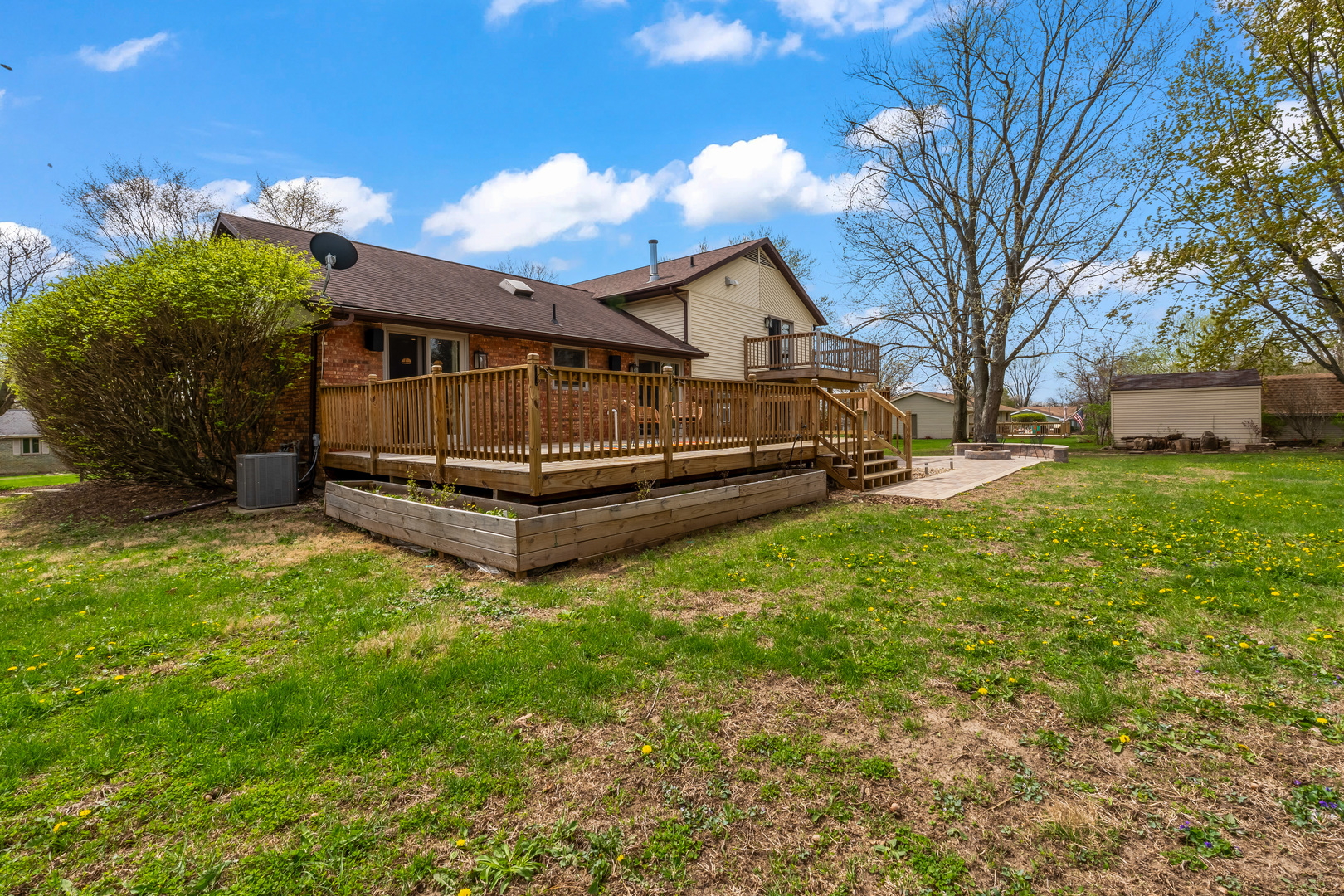 15878 Old Orchard Road, Bloomington, IL 61705