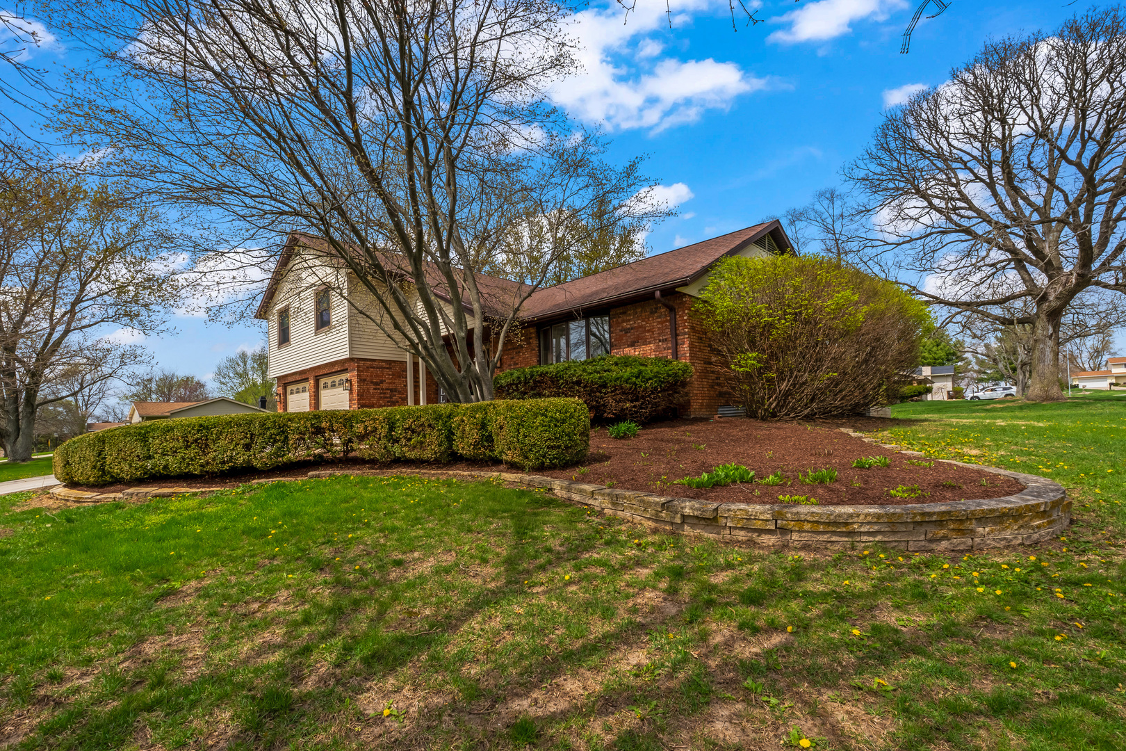 15878 Old Orchard Road, Bloomington, IL 61705