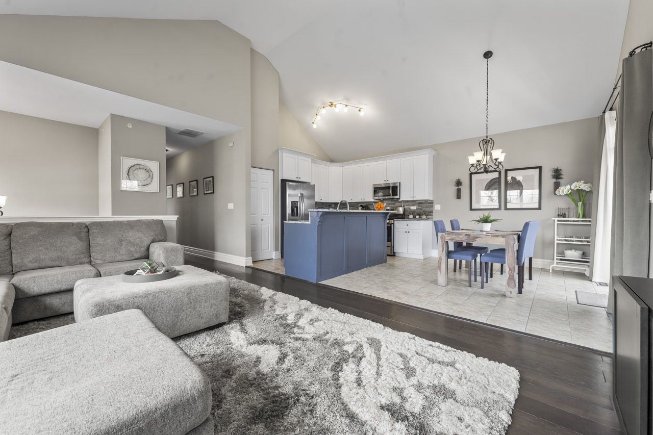 1100 Tuscany Drive, Streamwood, IL 60107