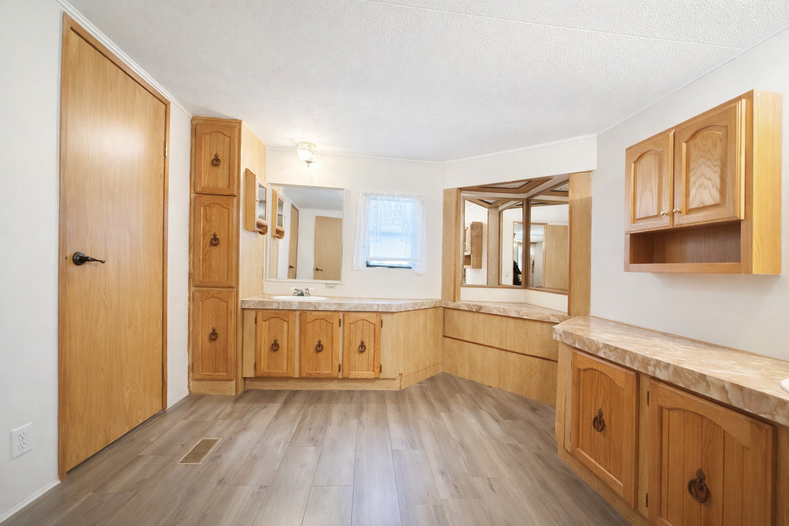 31 Poplar Drive, Sandwich, IL 60548