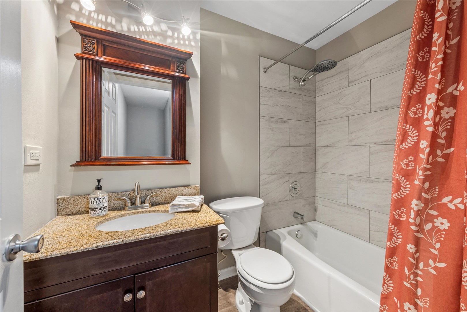 1180 Mount Vernon Court #C, Wheaton, IL 60189