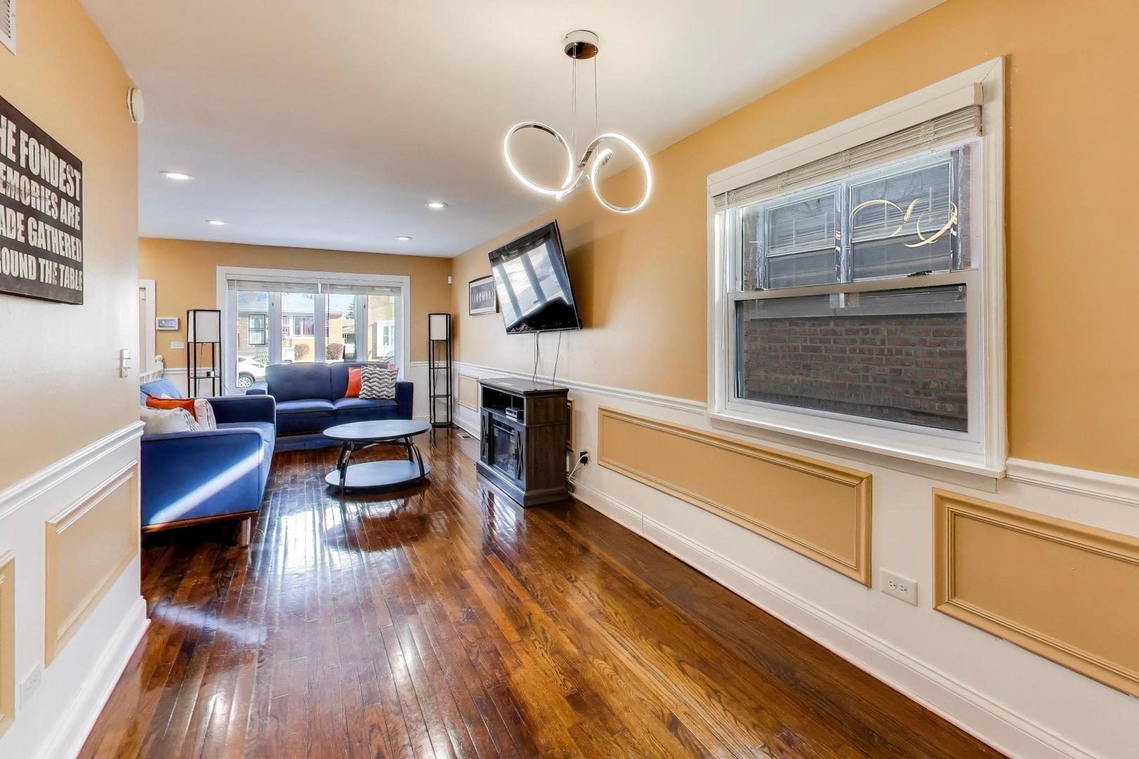 431 W 98th Street, Chicago, IL 60628