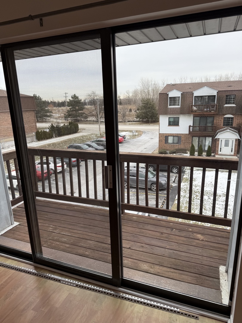 4208 Central Road #4F, Glenview, IL 60025