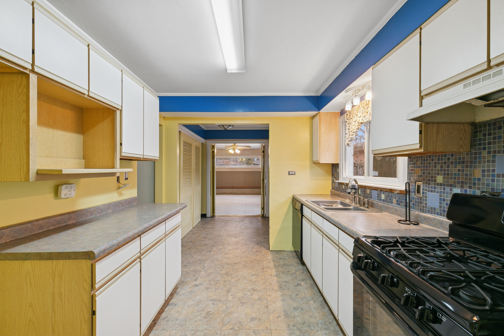 28 W Rocket Circle, Park Forest, IL 60466