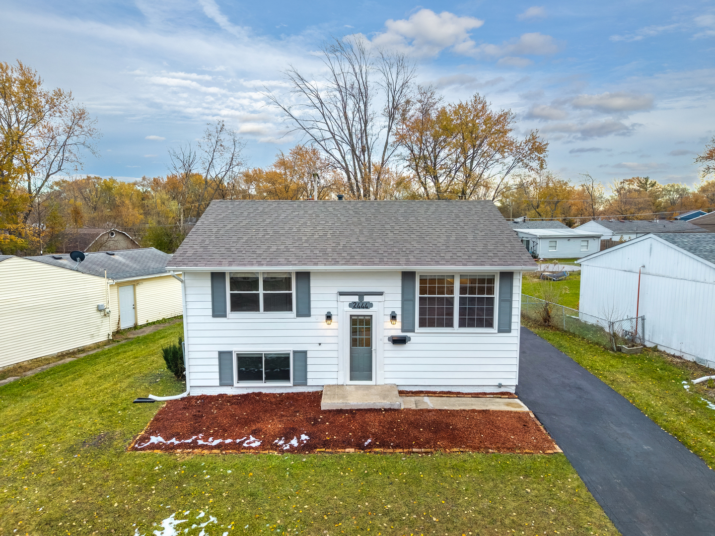 2444 Apache Avenue, Sauk Village, IL 60411