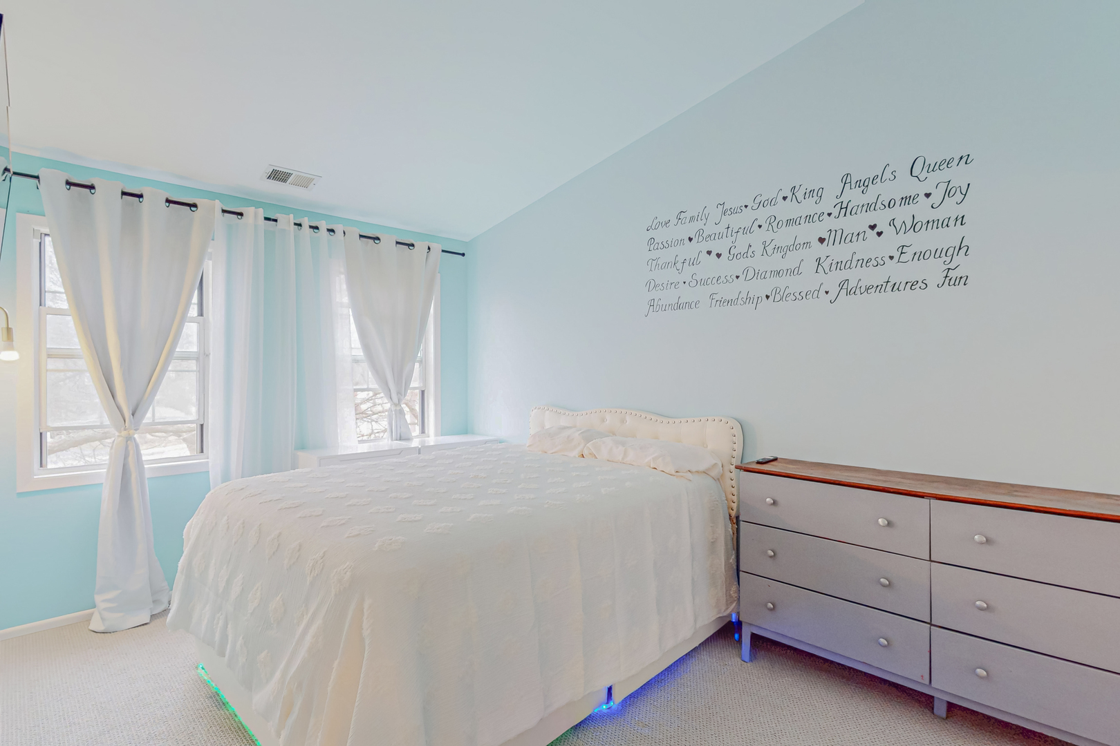 225 Columbia Court #6, Schaumburg, IL 60193