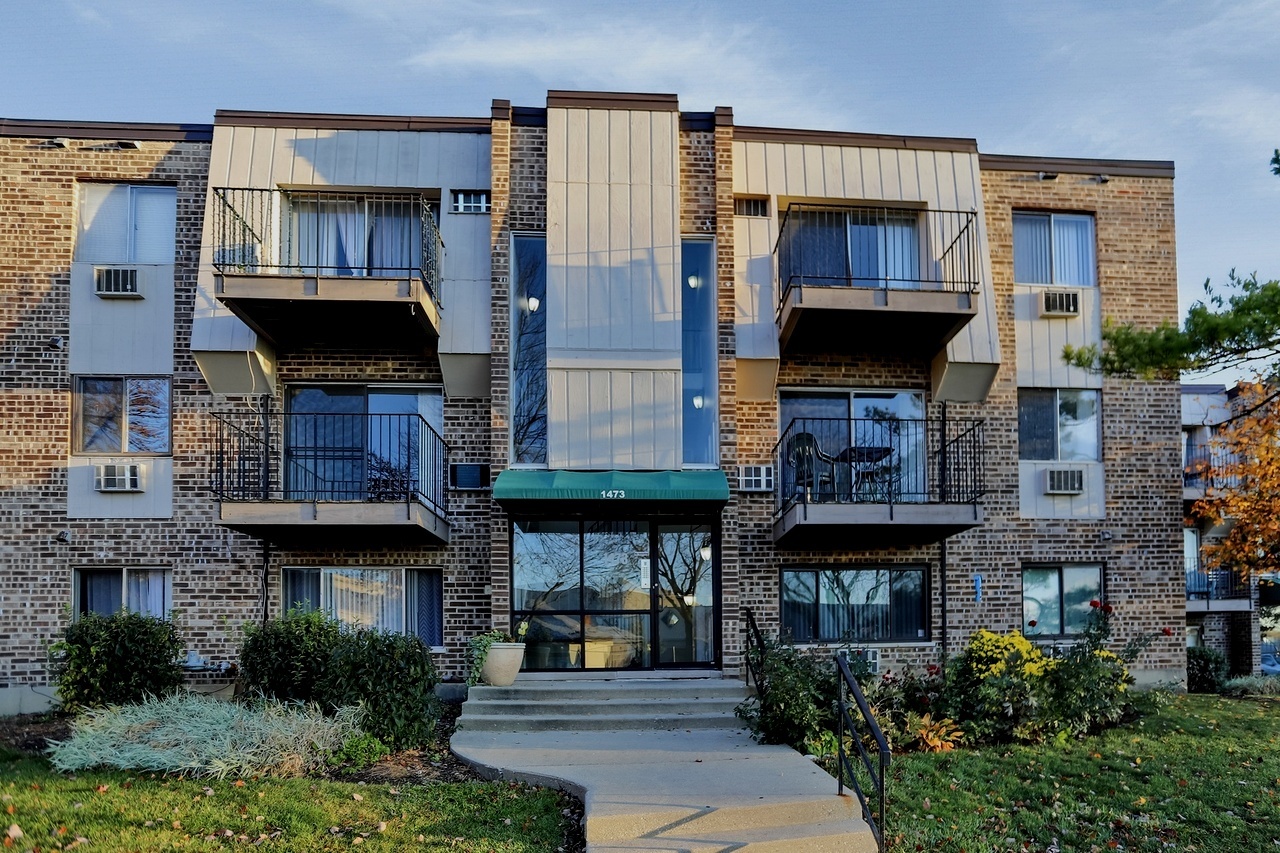 1473 N Winslowe Drive #203, Palatine, IL 60074